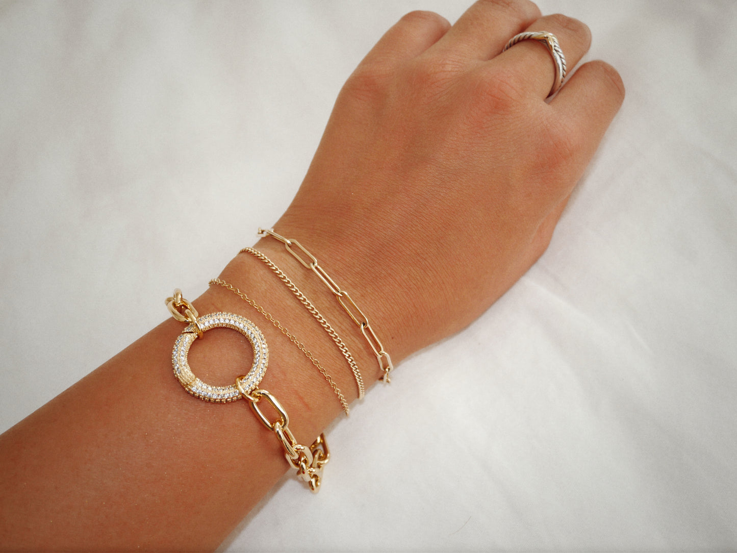 Gold Circle Clip Bracelet