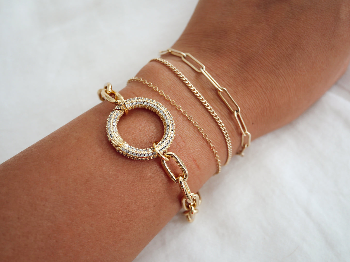 Gold Circle Clip Bracelet